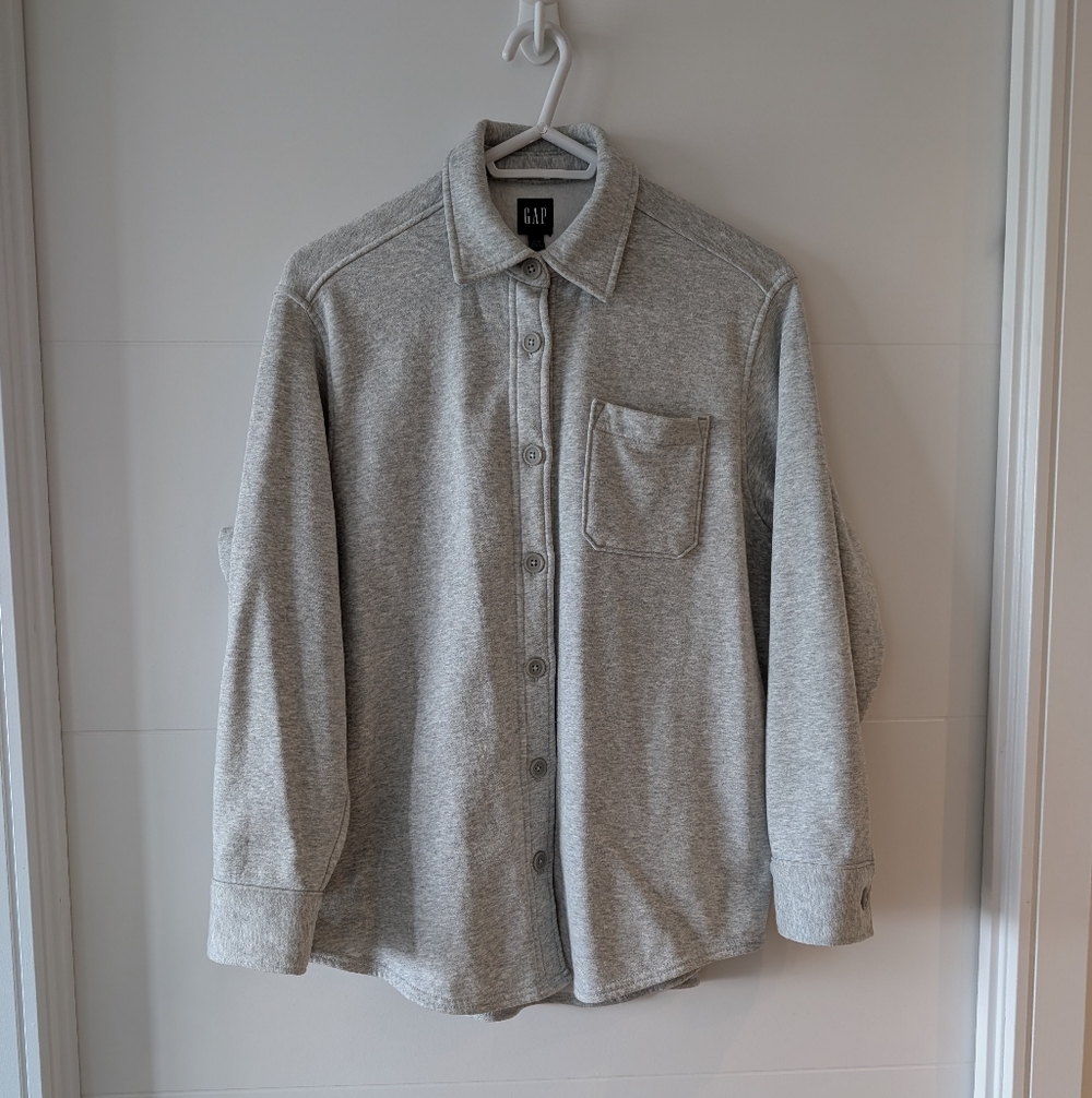 Gap Gray Button-Up Shirt